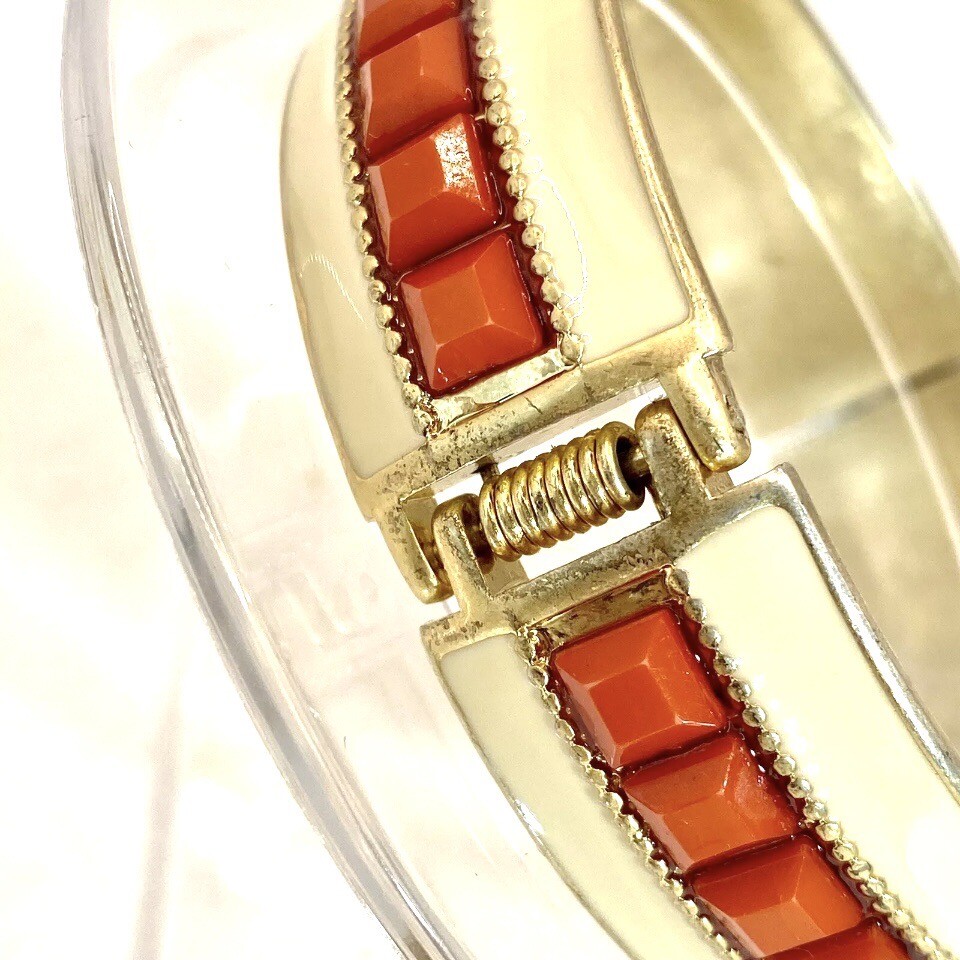Vtg Gold Tone Hinged Cream Enamel Orange Resin Minimalist Bracelet Bangle Rare B