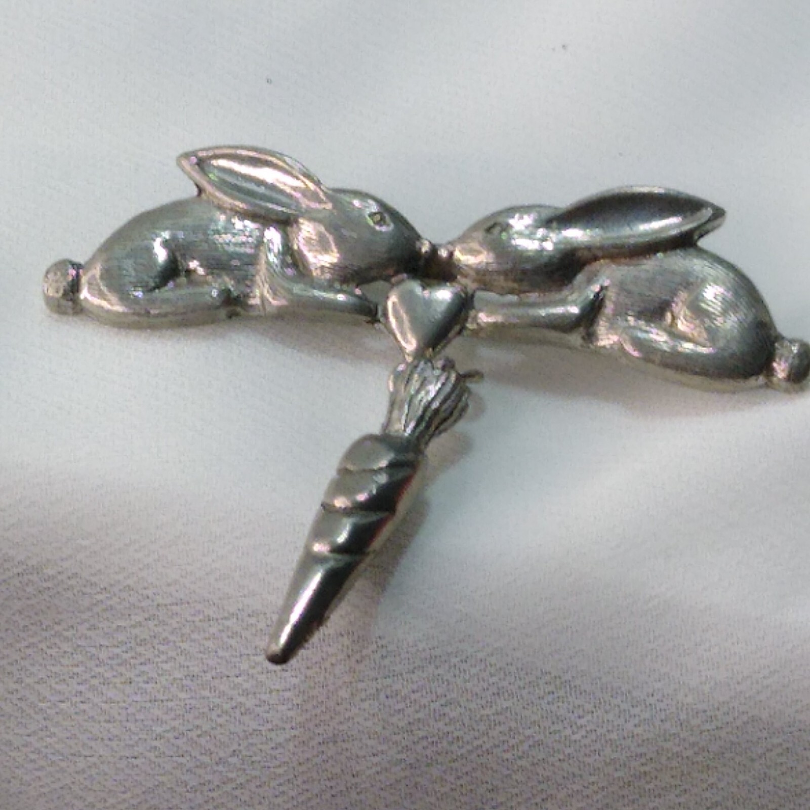 CLIFT Double Heart Rabbits w/Carrot Charm VTG Pewter Metal Pin 2″ Designer!
