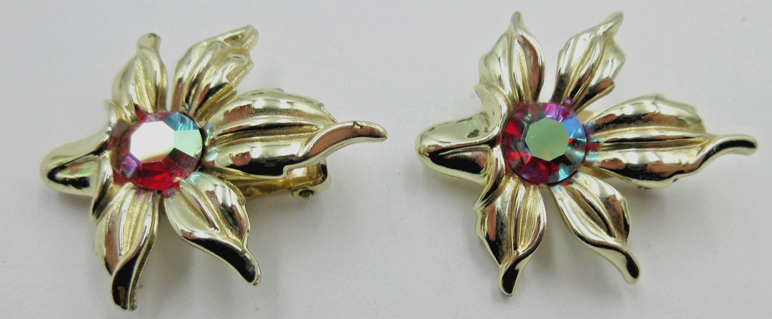 VTG SIGNED EMMONS AB RED BLUE COLORFUL RHINESTONE FLOWER clip on pair Earrings