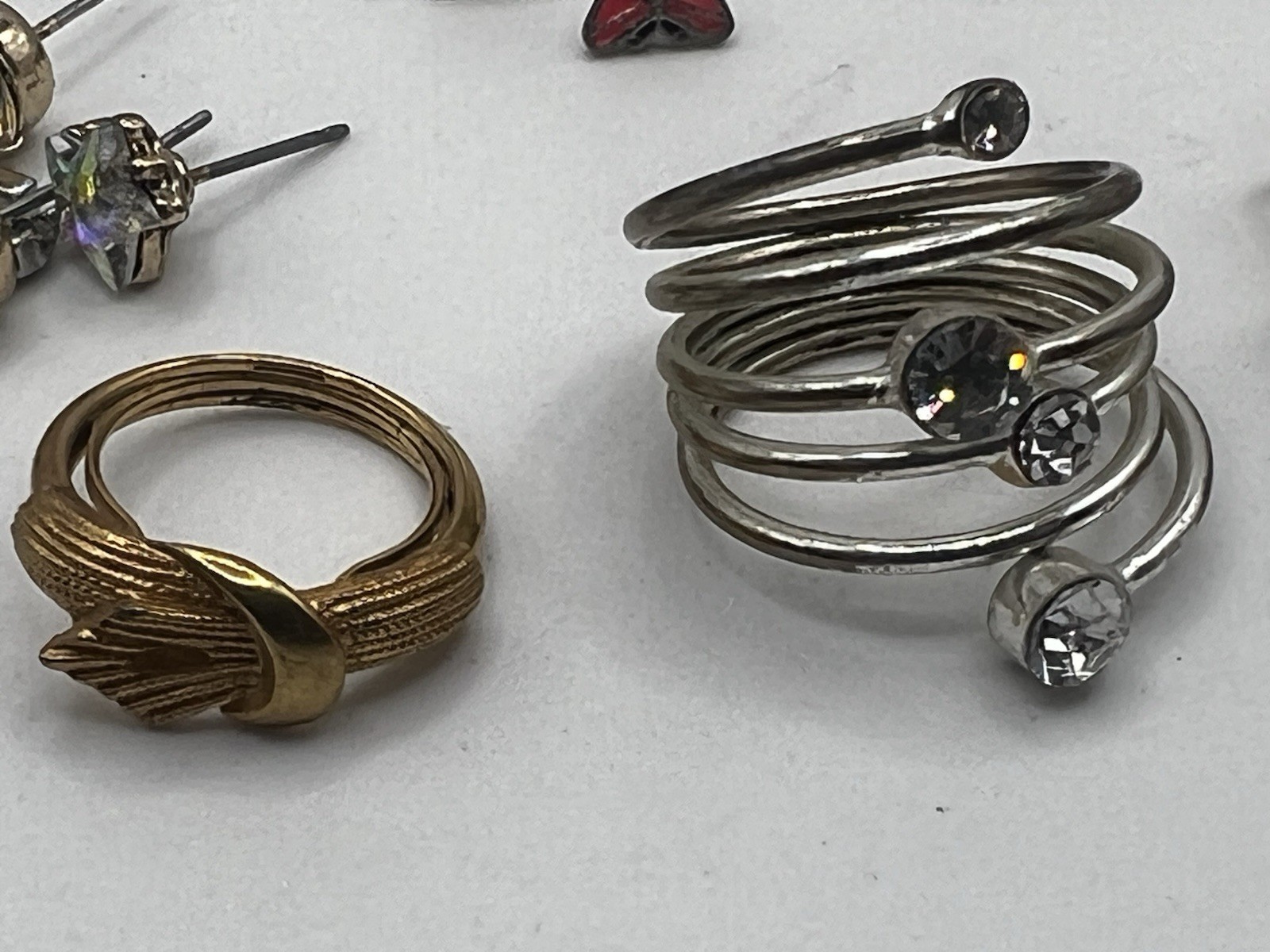 22 Piece Jewelry Lot VTG To Now Mostly VTG Gold Filled Monet Art Glass Avon