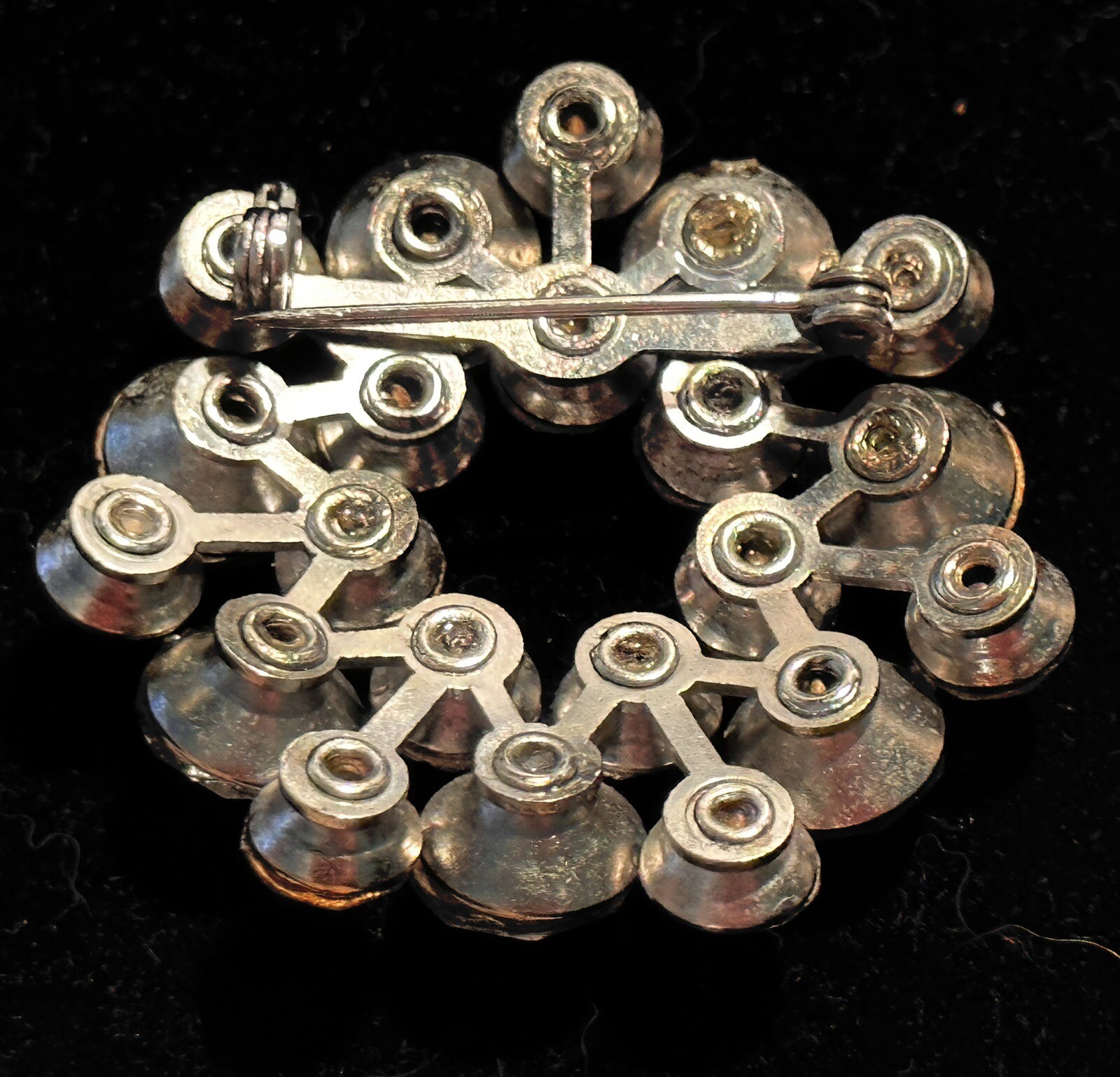 Vintage Brooch Pin Clear Cluster Round Crystal Rhinestones Wreath Silver Tone