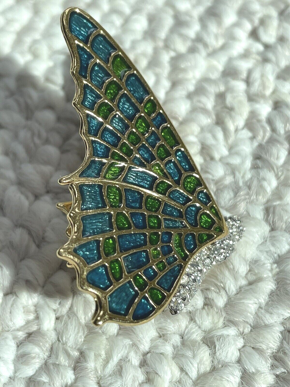 KJL KENNETH JAY LANE SIGNED Gold tone PEACOCK BUTTERFLY BROOCH with Crystals