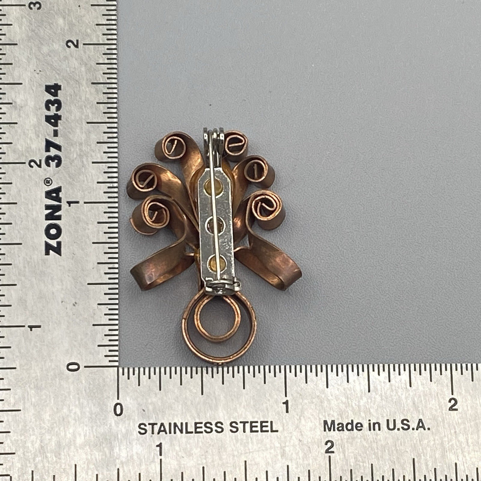 Vintage Copper Floral Brooch Retro Ribbon Design Twist Rolled Bouquet Dainty 1.5