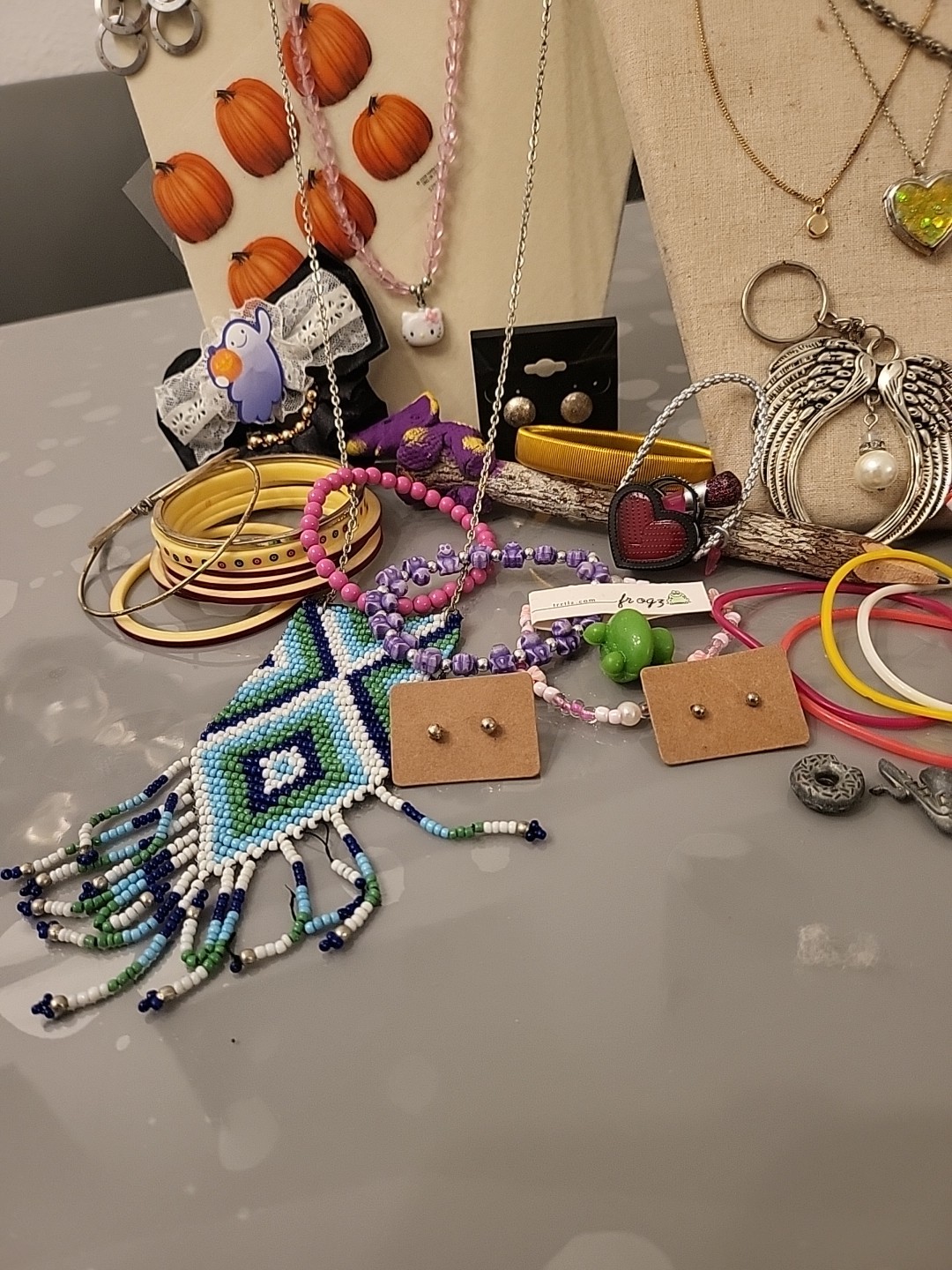 Costume Jewelry Lot 90 Pc + Girls Dress Up Box Collectibles, Hair Pcs And MoreG4