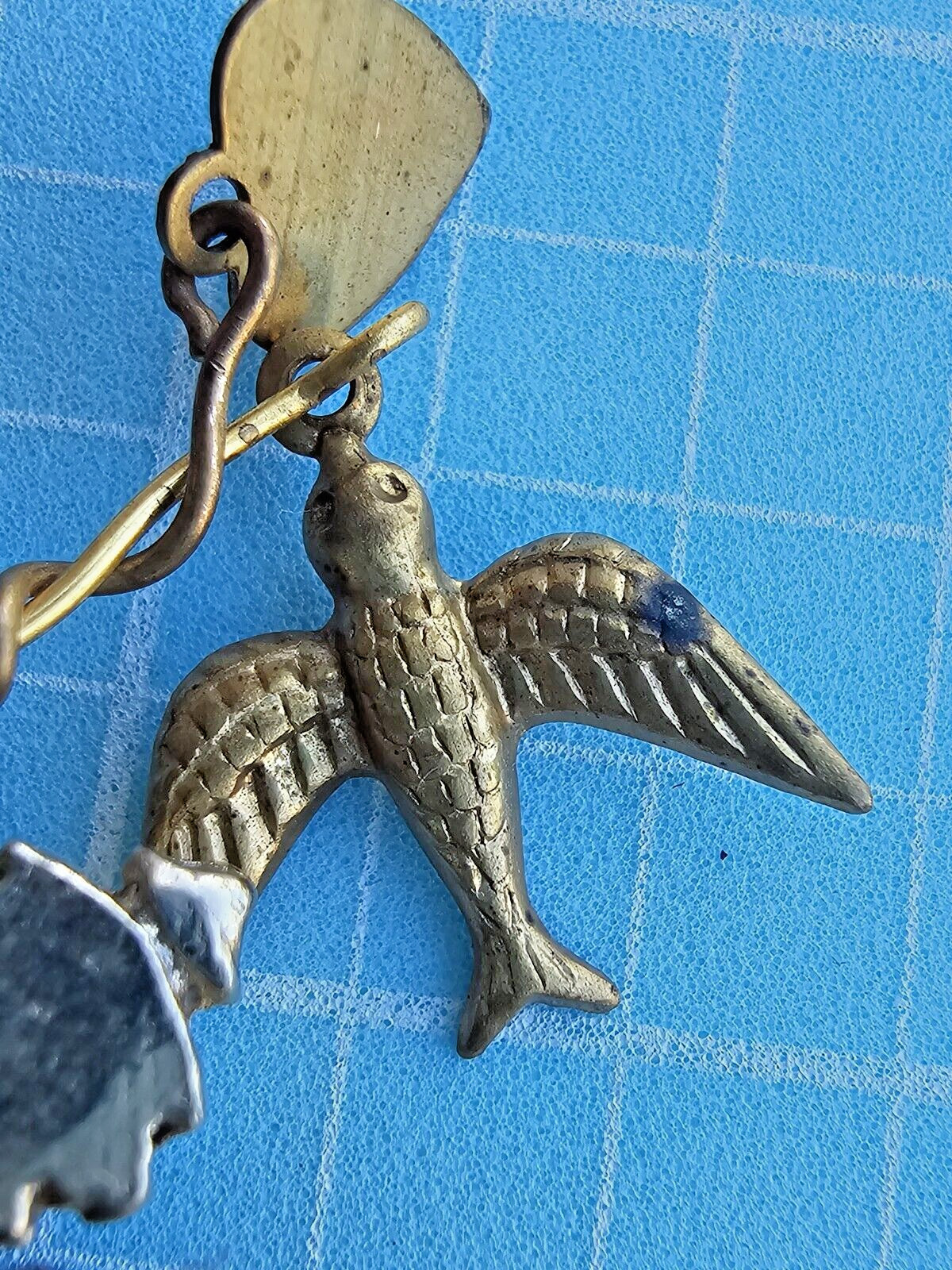 VTG Maximal Art – John Wind – Travel Plane Heart Hand Bird Dangle Brooch Pin