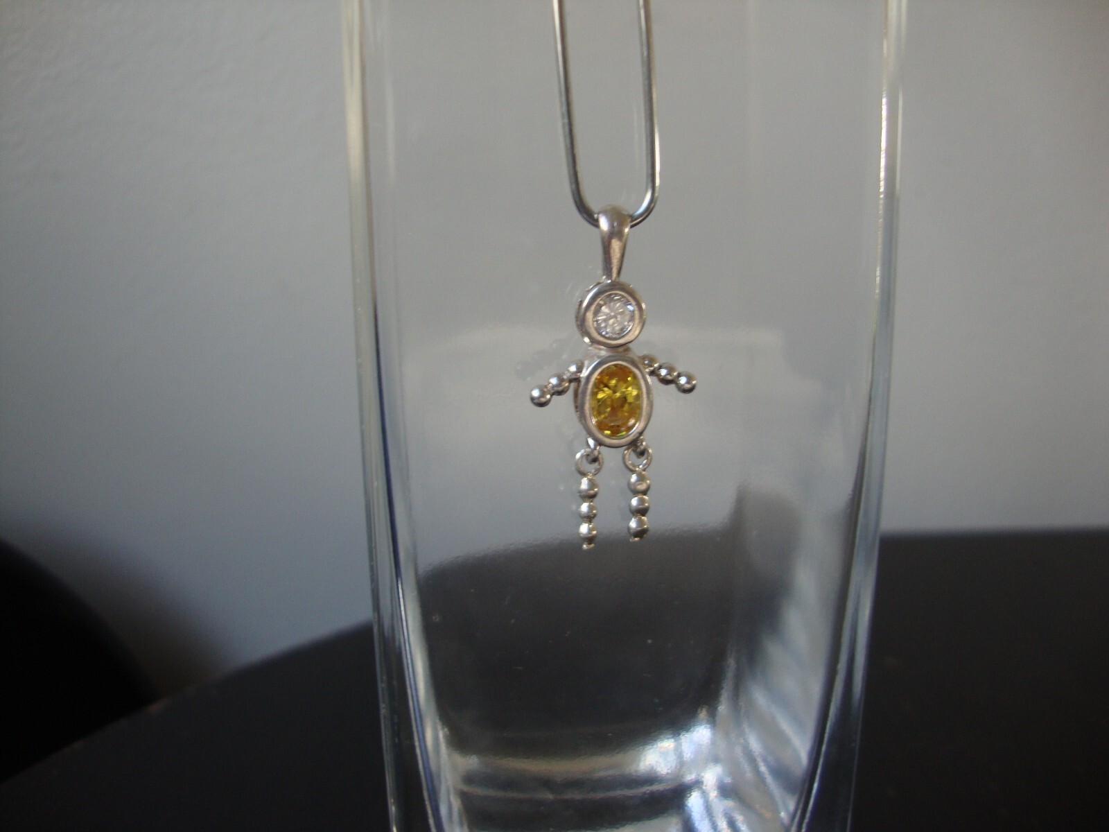 VINTAGE 1980s JIGGLY LEGS BOY OVAL YELLOW CZ BIRTHSTONE SILVER 925 CHARM/PENDANT