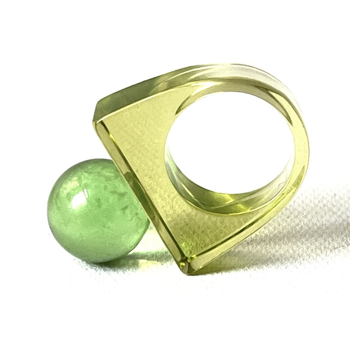 Vintage Size 7 Lucite Ring Chunky Hi-Ball Kiwi Green Statement Unisex Acrylic