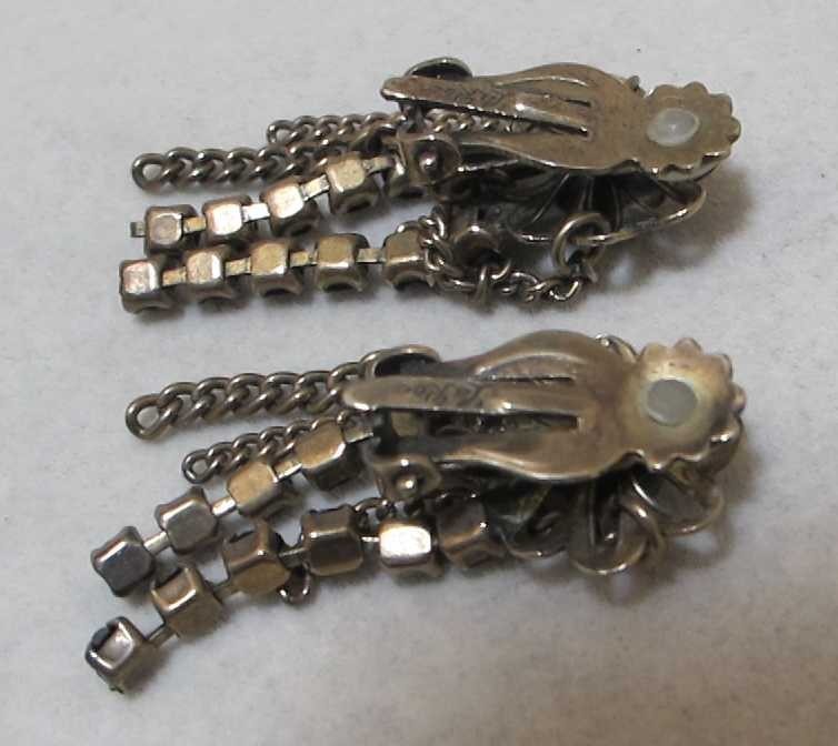 Vintage LA ROCO Black Rhinestone Gold Chain 5 Dangle Clip Earrings 1-3/4”