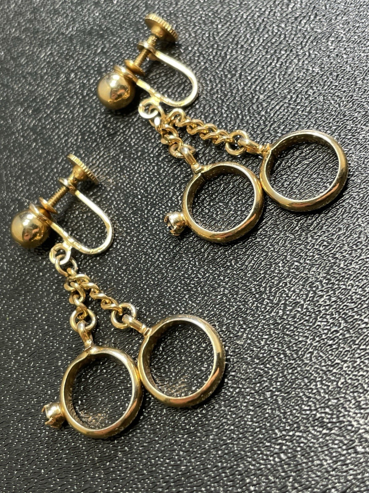 ALICE Signed Vintage 1.5” Gold Tone Crystal Rhinestone Chain Dangle Earrings