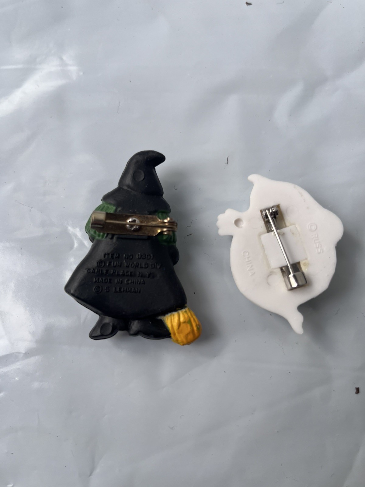 VTG Lot Of 2 90s Halloween Pin Brooches Ghost And Witch 2” Fun World Russ