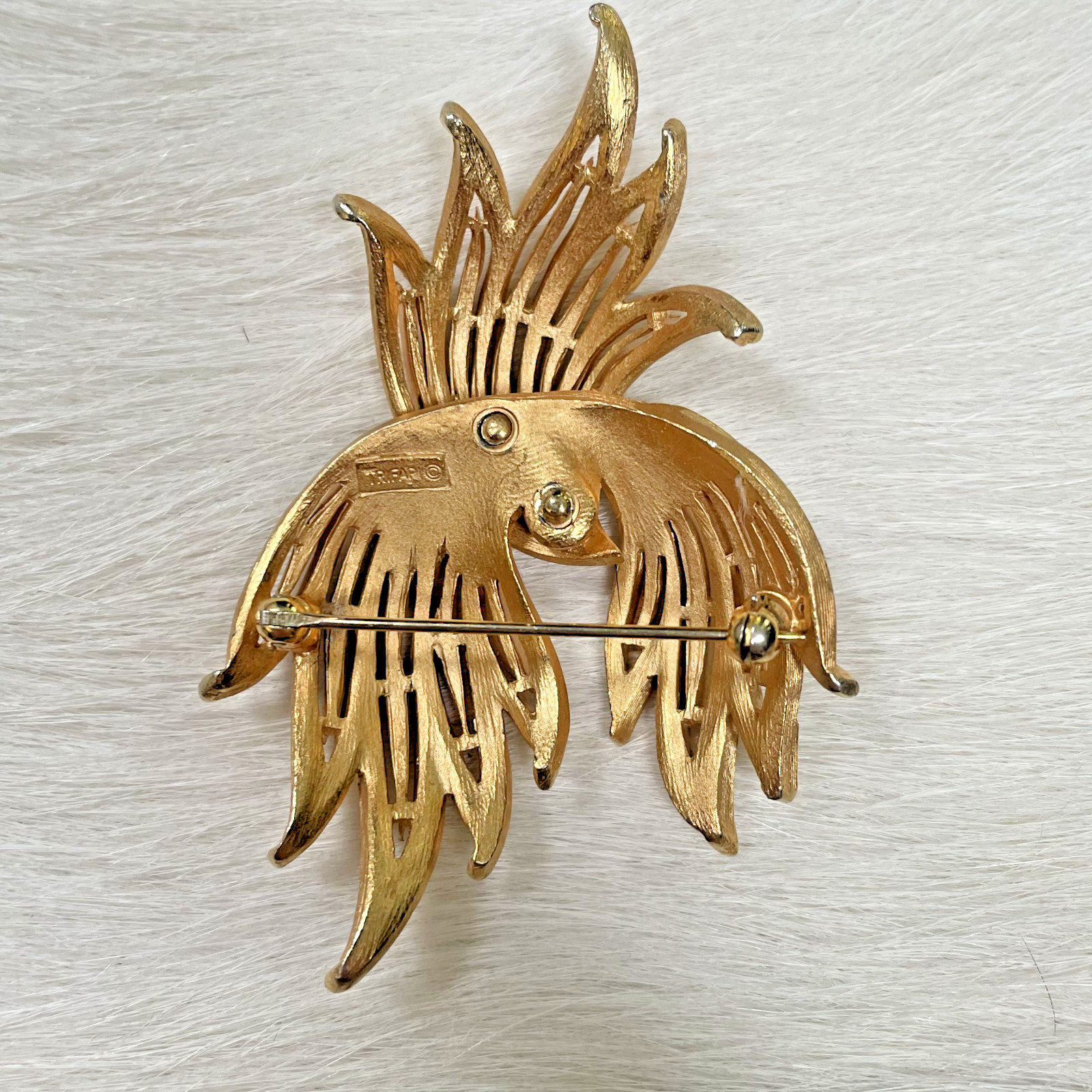 Vintage Crown Trifari Stunning Brushed Gold Tone Flame Design Brooch 1950s