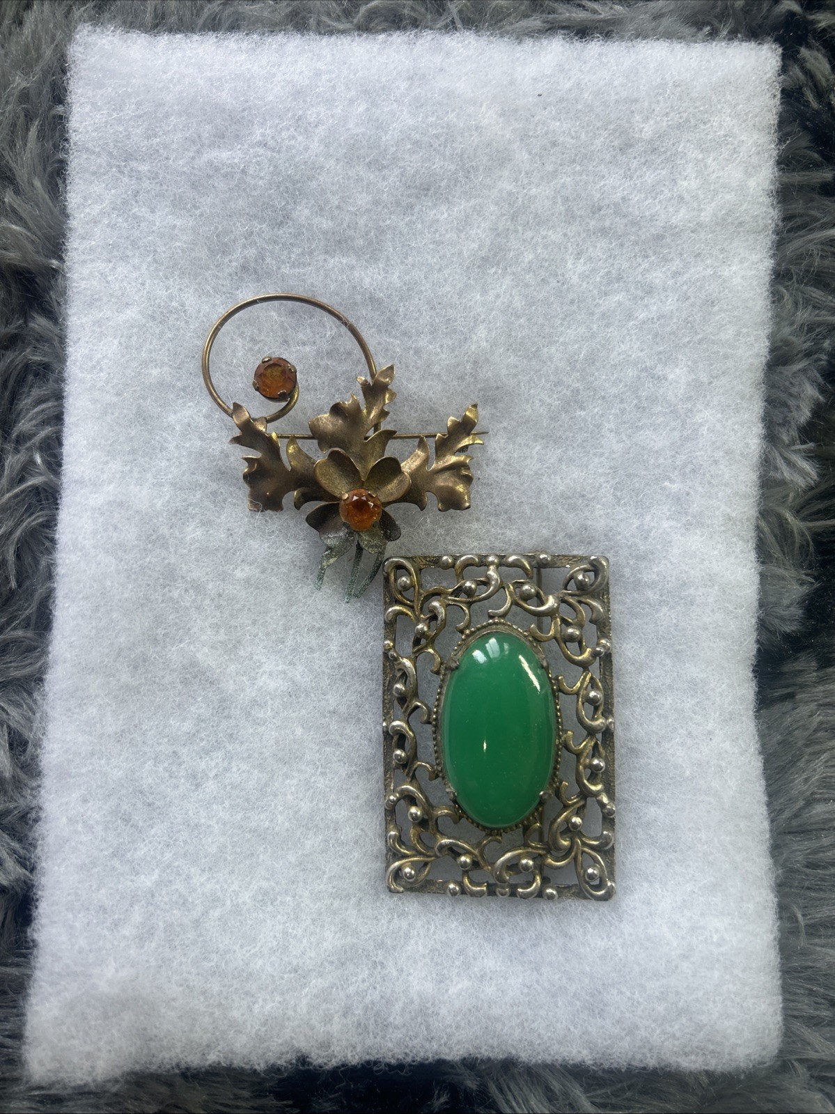 (2) Vintage Brooches 1940’s Unknown Metal Amber Stones Green Oval Stone