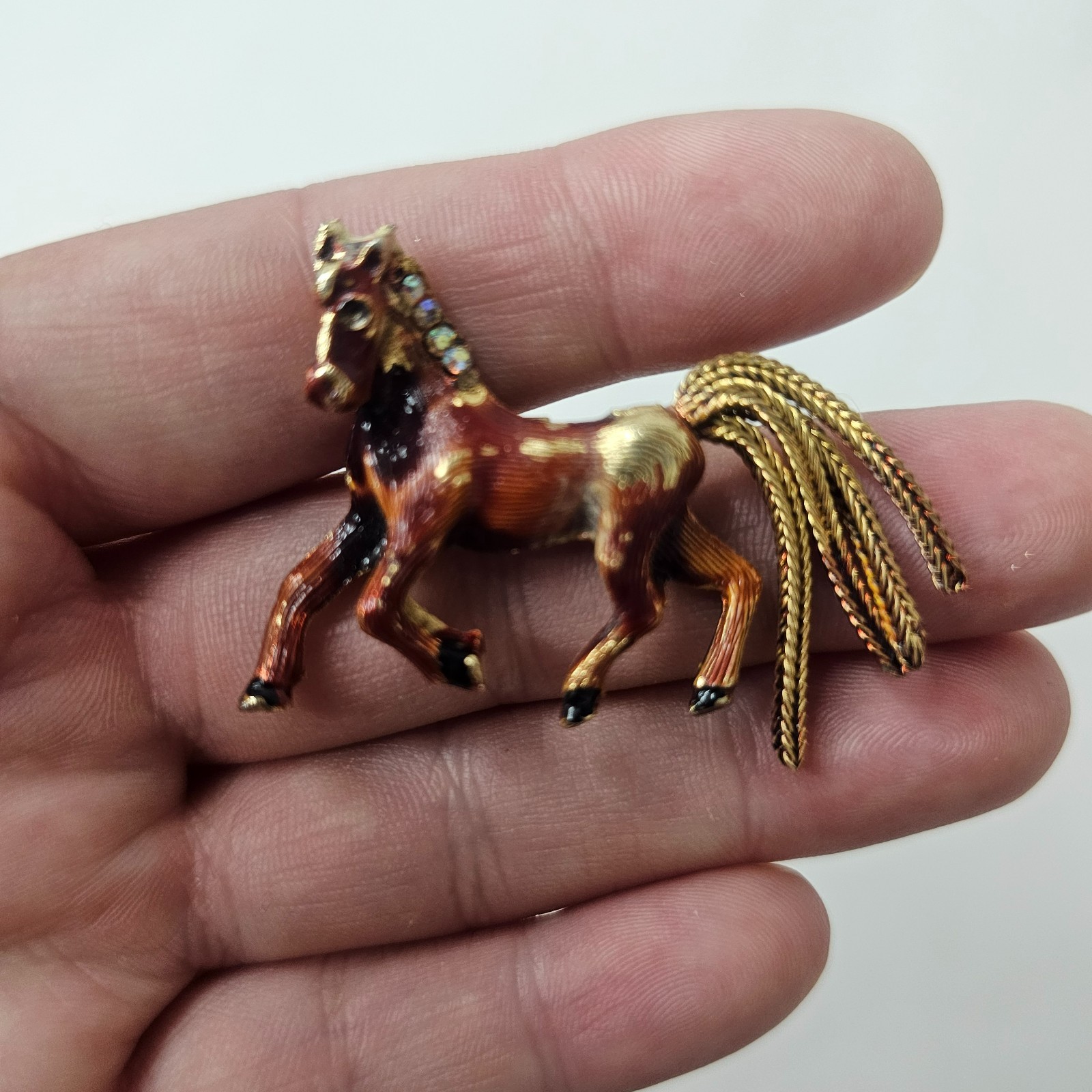 Vintage Running Galloping Horse Brooch Brown Goldtone Metal Unmarked Pin