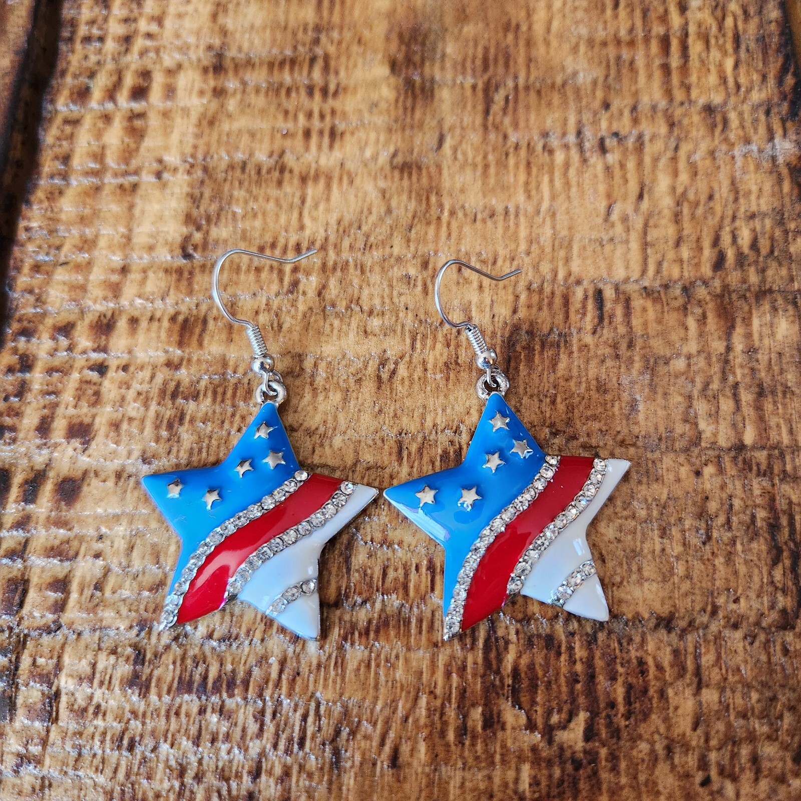 Patriotic Enamel Dangling Star Pierced Earrings Red White Blue Silvertone