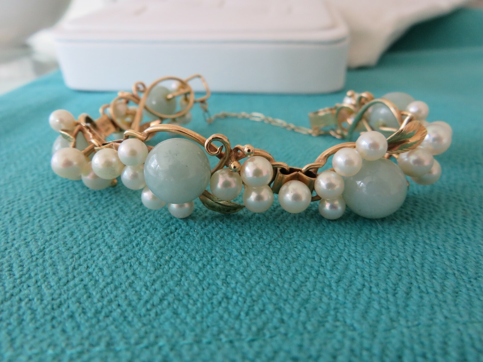VINTAGE MING’S 14K GOLD 11 MM JADE & 5-6 MM PEARLS 17 MM WIDE BRACELET 7 1/4″