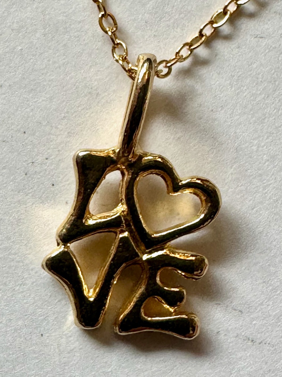 Vintage LOVE word gold tone metal charm pendant 3/4 of 1″ necklace 18″ gold plat