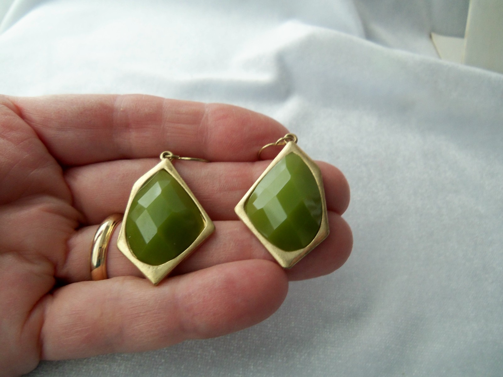 Vintage Faceted Olive Green Acrylic Stone Modernist Dangle Gold Tone Earrings