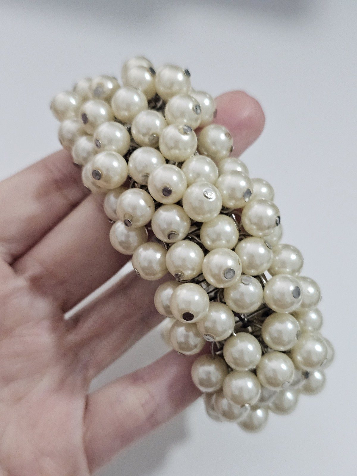 Vintage Silvertone Expanding Bracelet Faux Plastic Pearl Cha Cha Bracelet