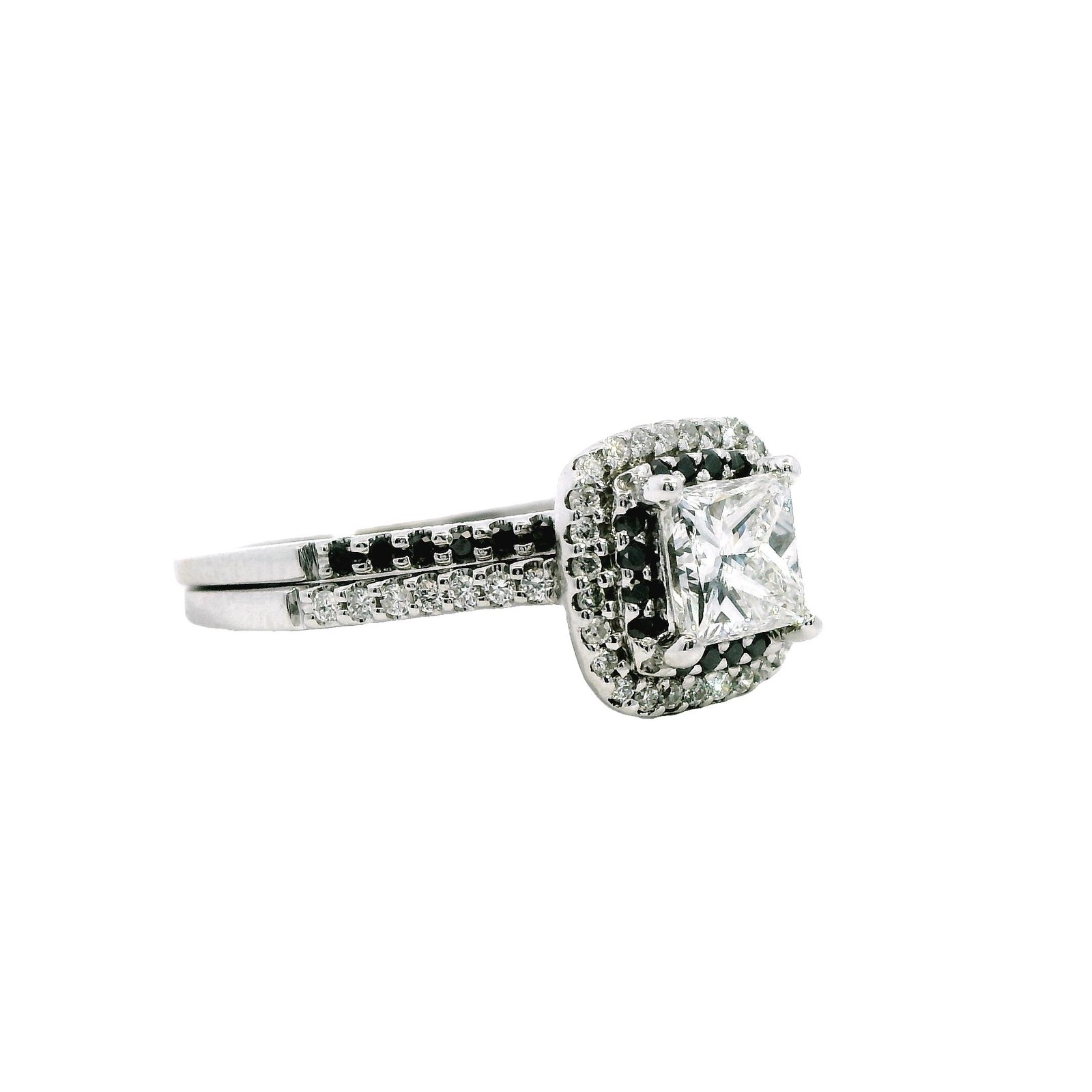 1.53 cttw. White & Black Diamond Enganement Ring in 14k White Gold 9.25US 3.10g