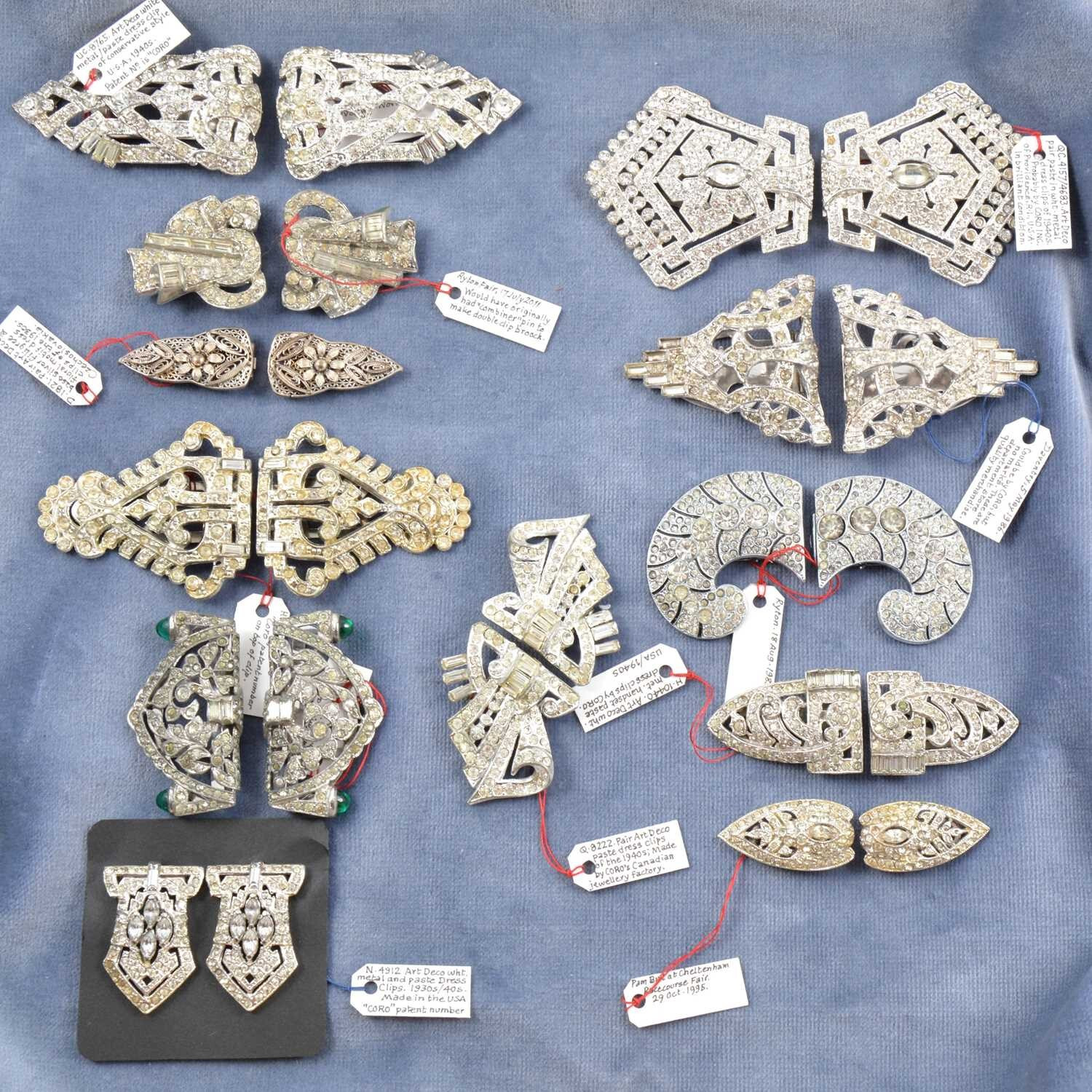 Art deco dress clips duette CORO white metal rhinestone asymmetric design (AAG)