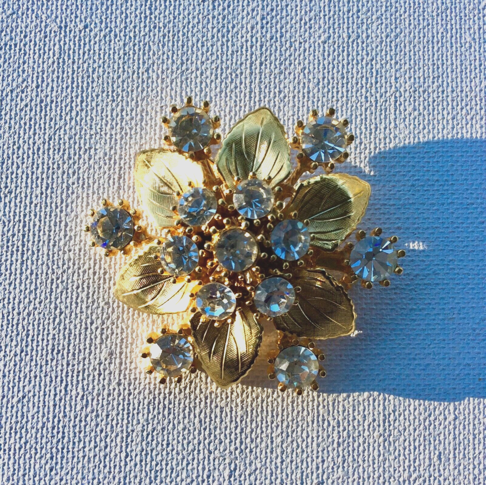 Big Domed Flower Brooch Pin Sparkle Rhinestones 2 1/8″ Gold Tone 3D Vtg Costume