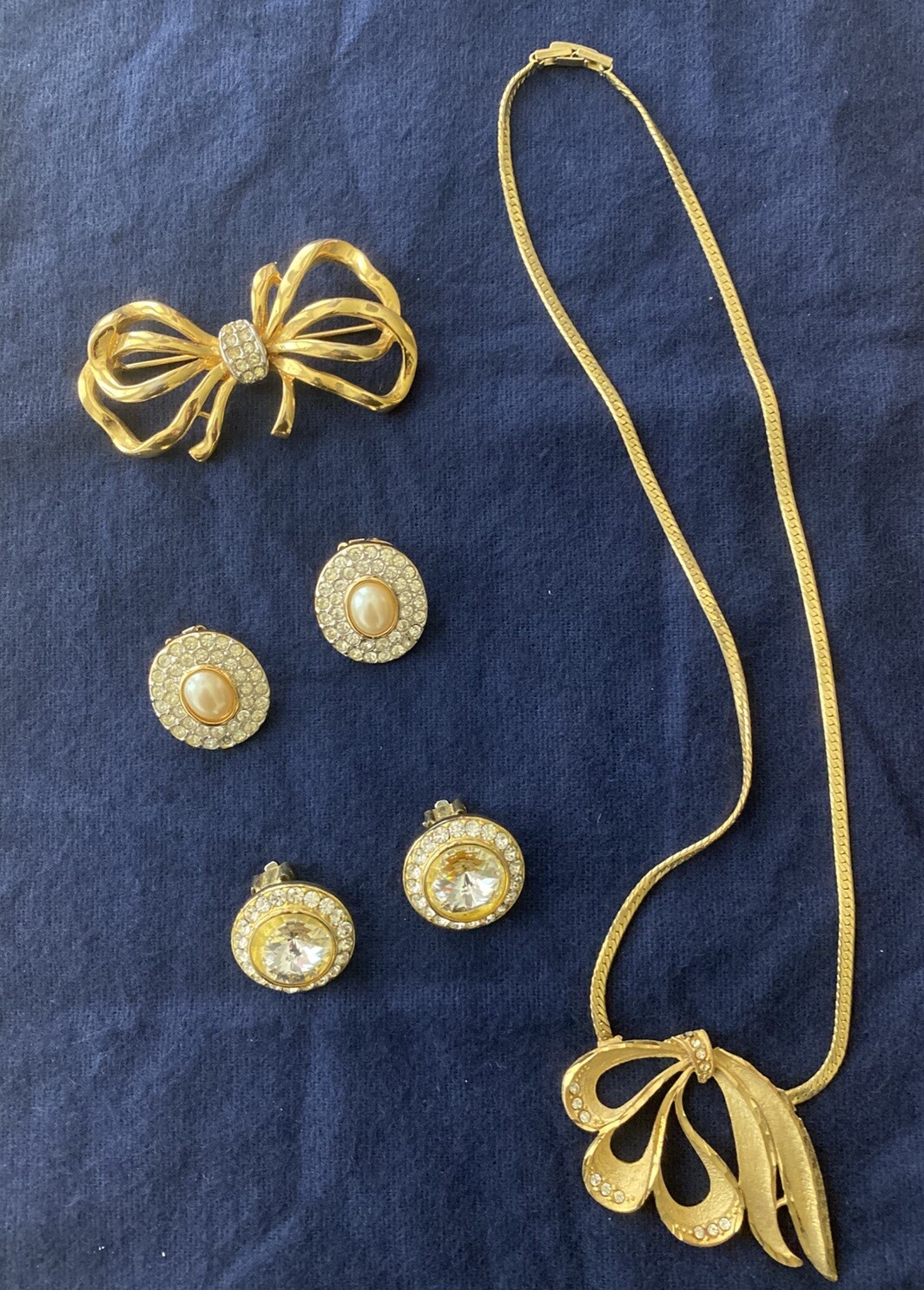 Vintage Jewelry Lot gold tone Brooch, Clip on style Earrings and Necklace – read