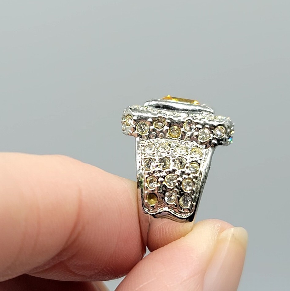 Vtg Sz 5 Ring Citrine Faceted Cubic Zirconia Clear Rhinestones Fashion Jewelry