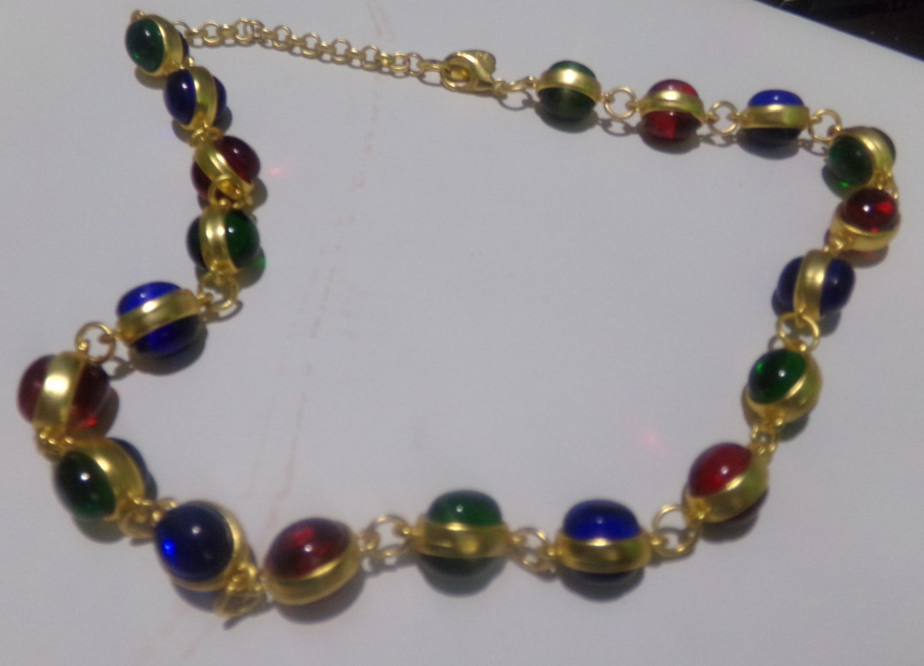 GOLDTONE MULTI COLOR LUCITE BEADS GRIPOX MOGUL STYLE NECKLACE