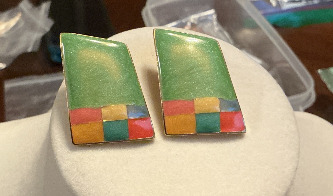 VTG Edgar Berebi Earrings Abstract Geometric Cloisonné Enamel Lime Green KB46