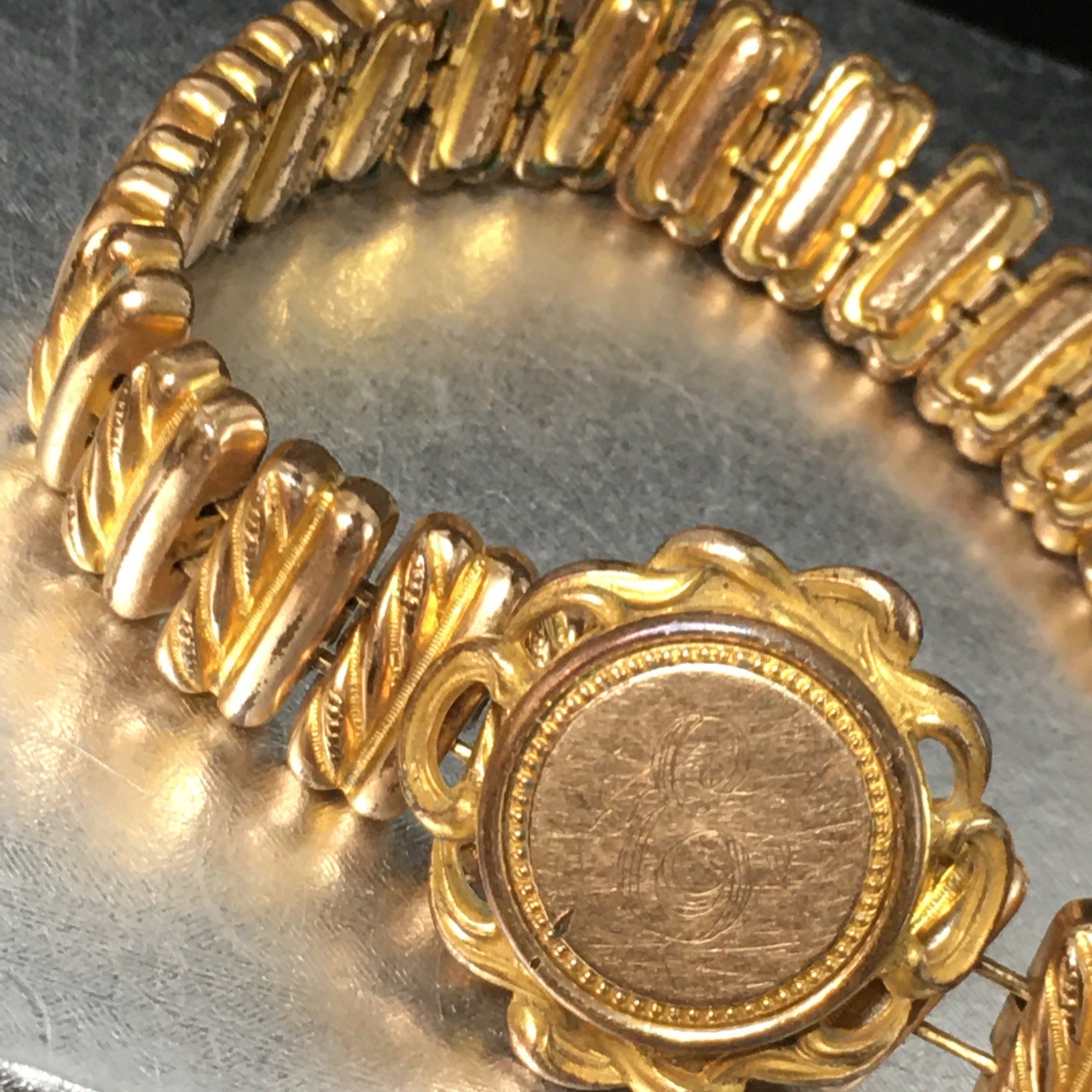 Unique Vtg Expansion Locket Sweetheart Bracelet Watch Style Face