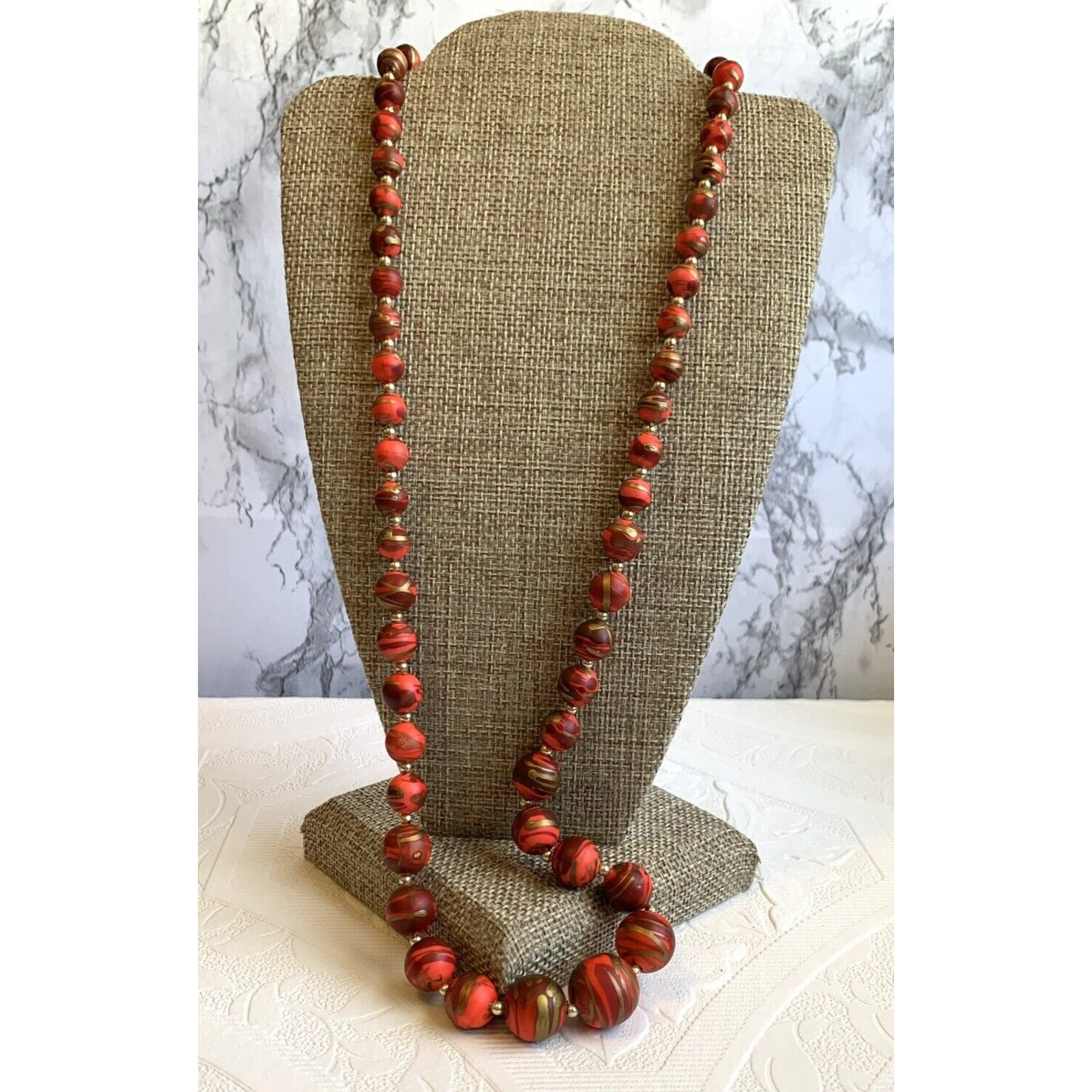 Vintage Red Gold Beaded Necklace 60s-70s Graduated Swirl Beads Barrel Clasp 24″
