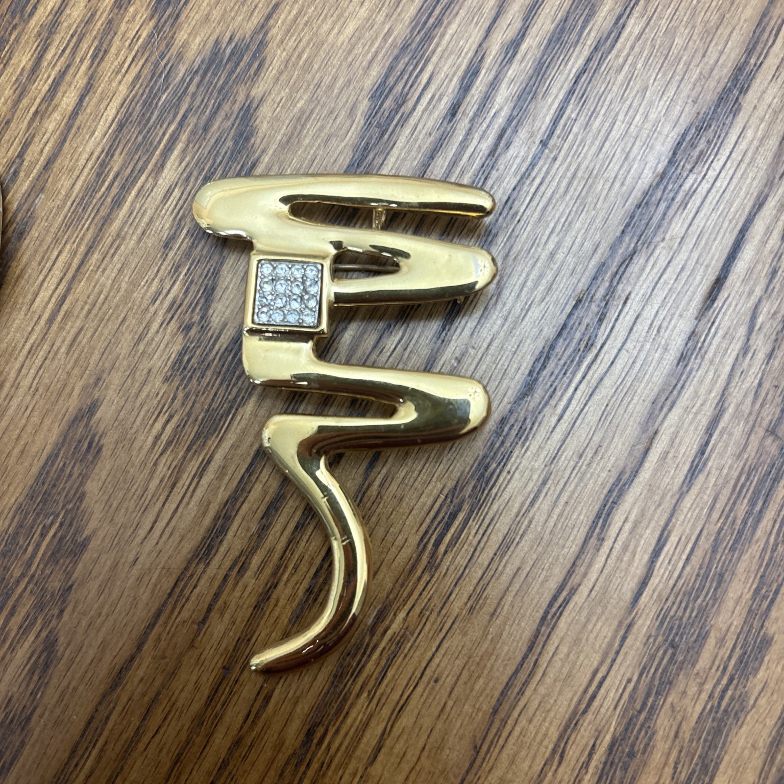 Set Of 4 Vintage Brooches Golden Tone Different Shapes