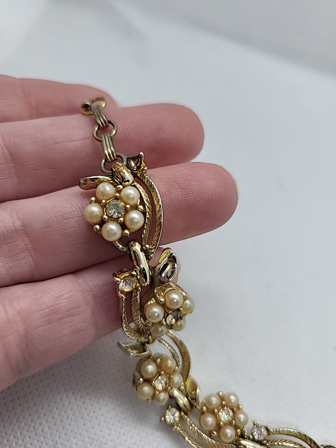 Stunning Vintage Lisner Gold-tone With Rhinestones And Faux Pearls Signed…