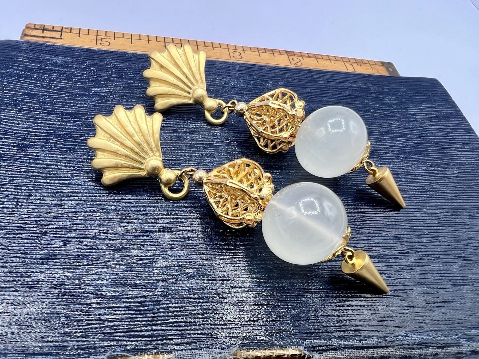 Vintage 1980s RO-DO Gold Filigree Lemon Moon Onyx Bead Earrings Dangles NOS YT