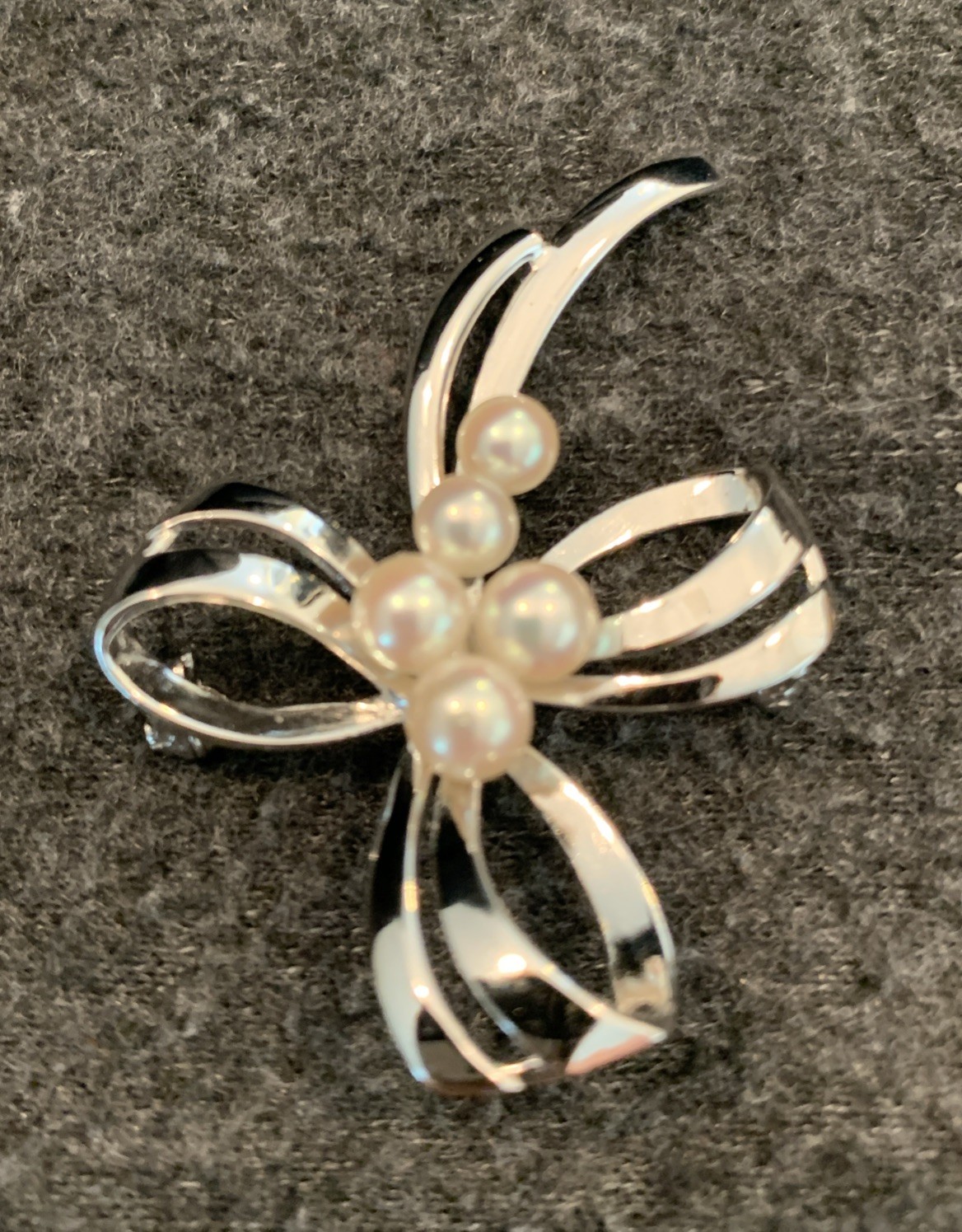 Mikimoto Sterling Silver & 5 Akoya Pearl Cluster Ribbon Brooch Marked MS