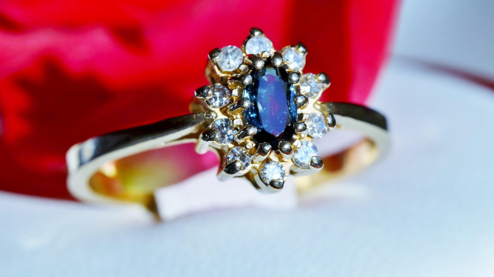 14k yellow gold size 5.75 ring 0.35ct natural, treated sapphire diamond 1.83gr