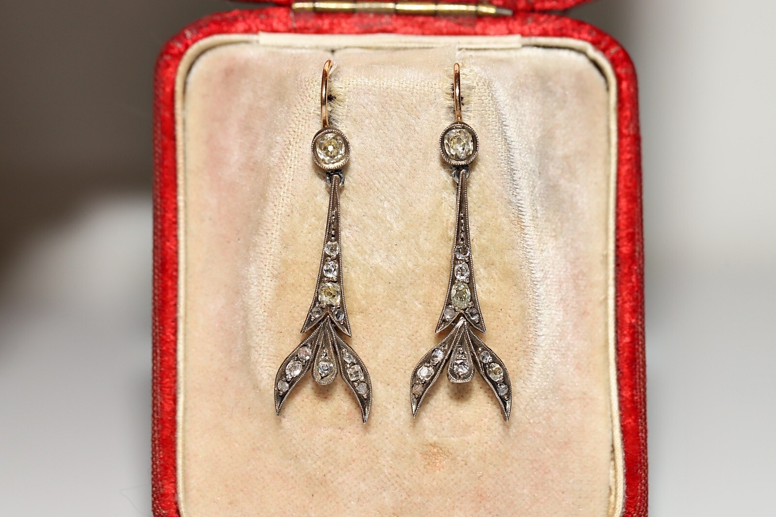 Antique Art Deco Circa 1920s 18k Gold Top Silver Natural Diamond Drop Earring