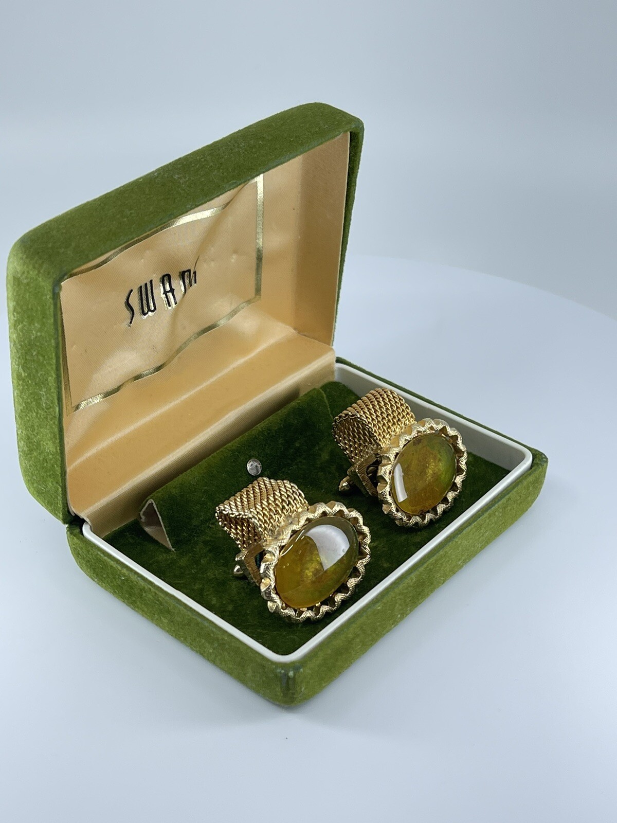 Swank Wrap Cufflinks oval green and brown resin Ruffled edge design
