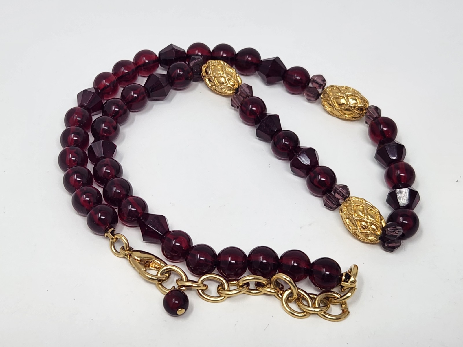 Red Lucite & Purple Faceted Glass Crystal Beaded Necklace Gold Tone Accents VTG