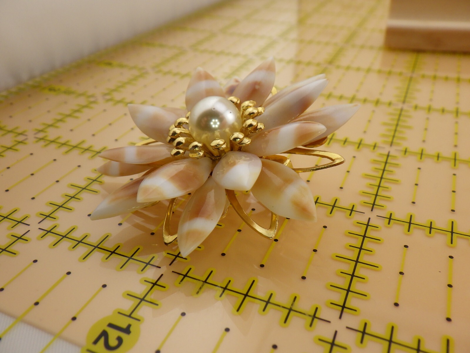Vintage Seashell Flower Brooch Faux Pearl and Gold Accents – Elegant Retro Jewel