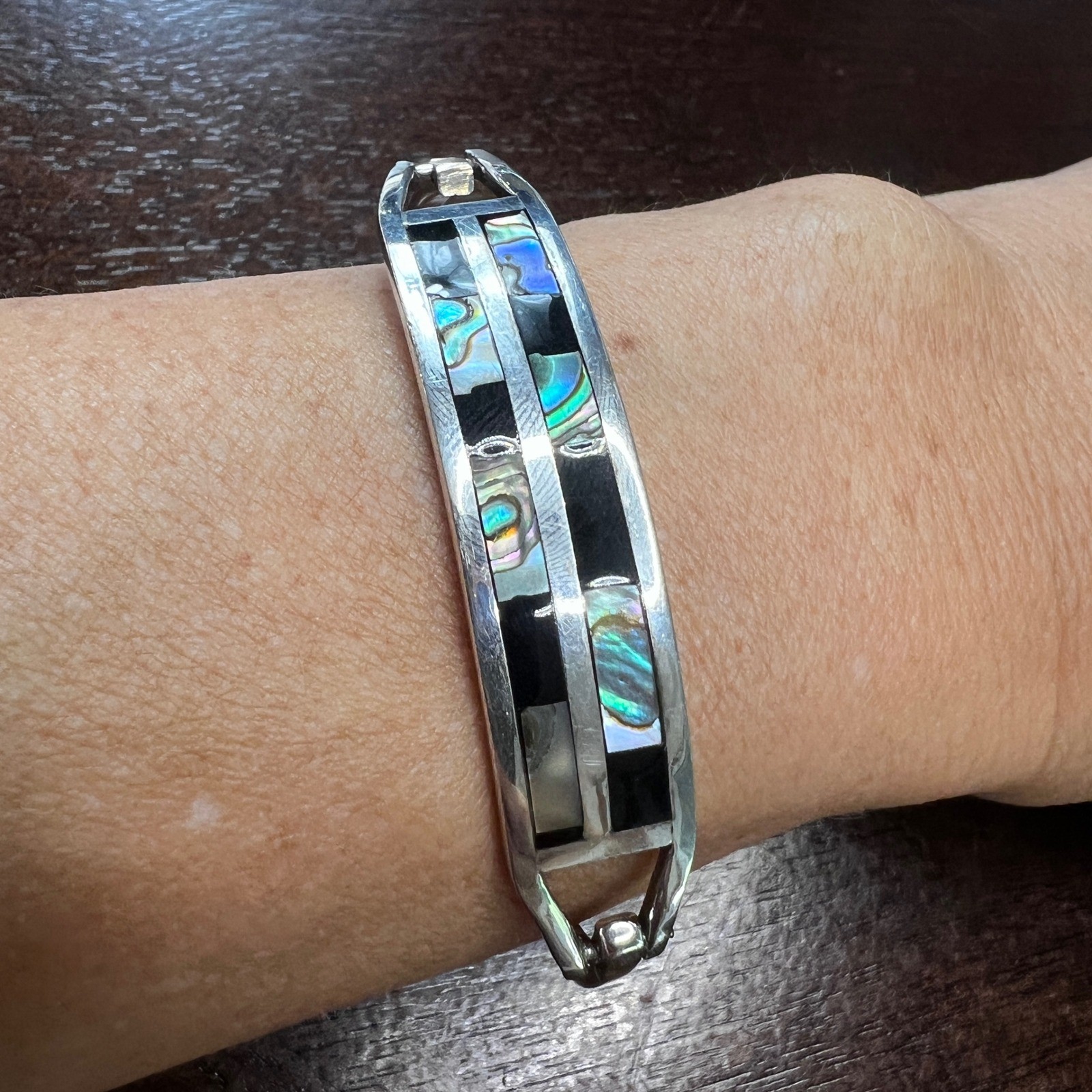 Vintage Alpaca Mexico Abalone Onyx Inlay Bangle Bracelet Silver Tone 7.25 in