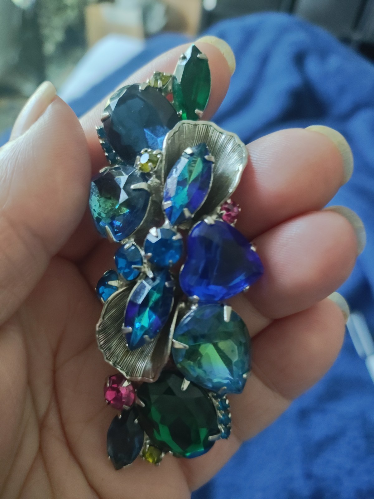 Vintage Julianna D&E 60s Brooch HELIOTROPE WATERMELON RHINESTONES. Art Glass Pin