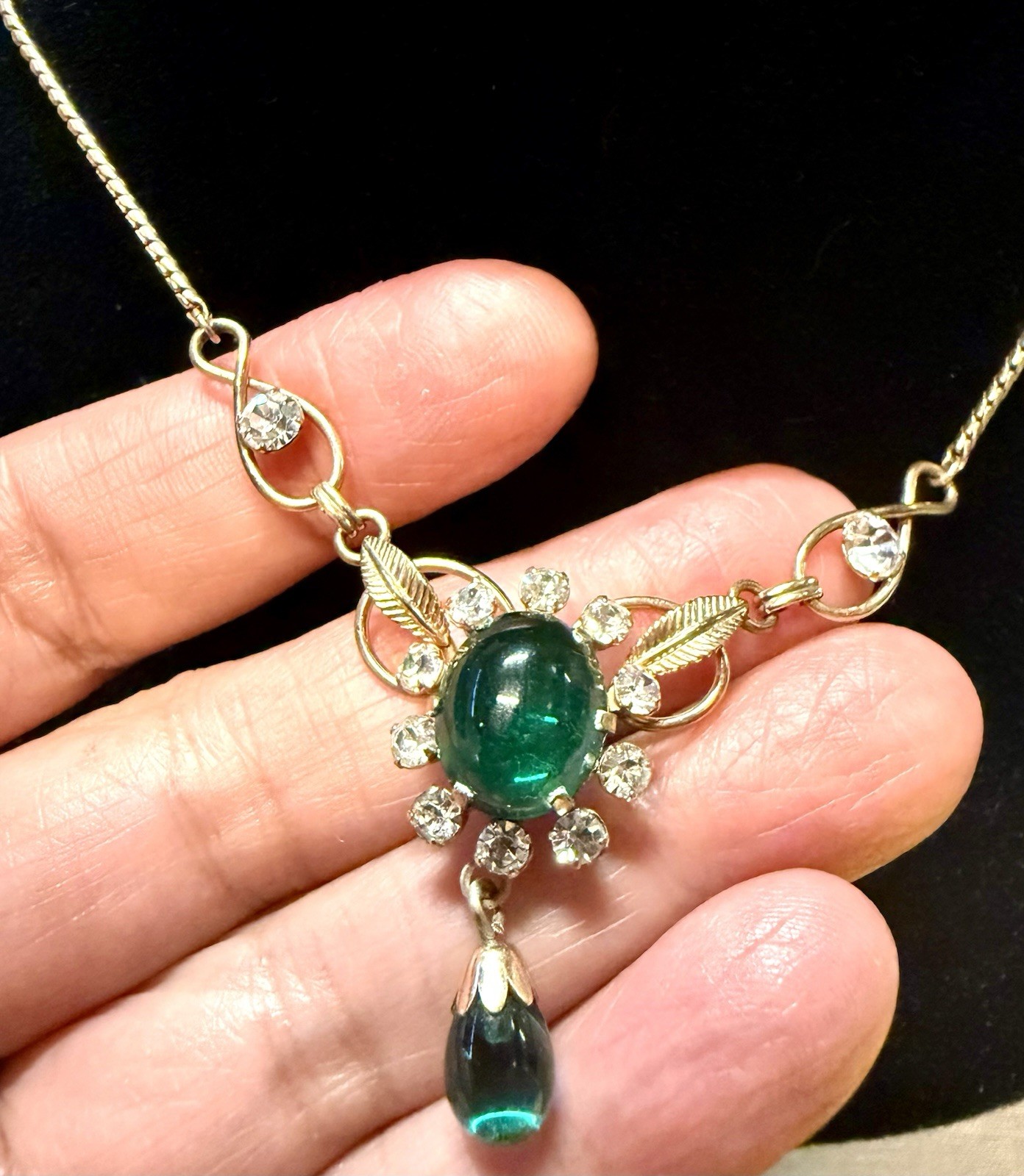 VTG.Van Dell 12K GF Emerald Green Glass Rhinestone Necklace Fur Clip Brooch Set