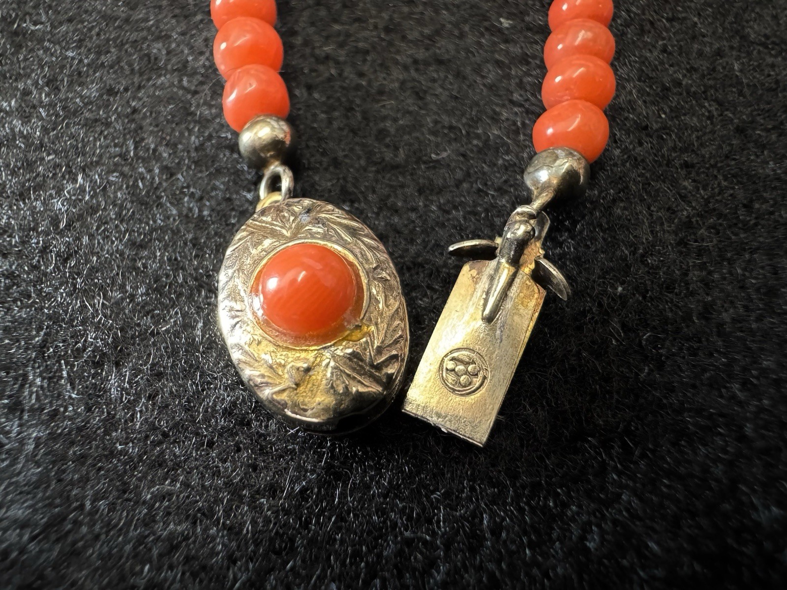 Vintage Vermeil Claps And Natural AAA Salmon Coral Graduated beads necklace 20in