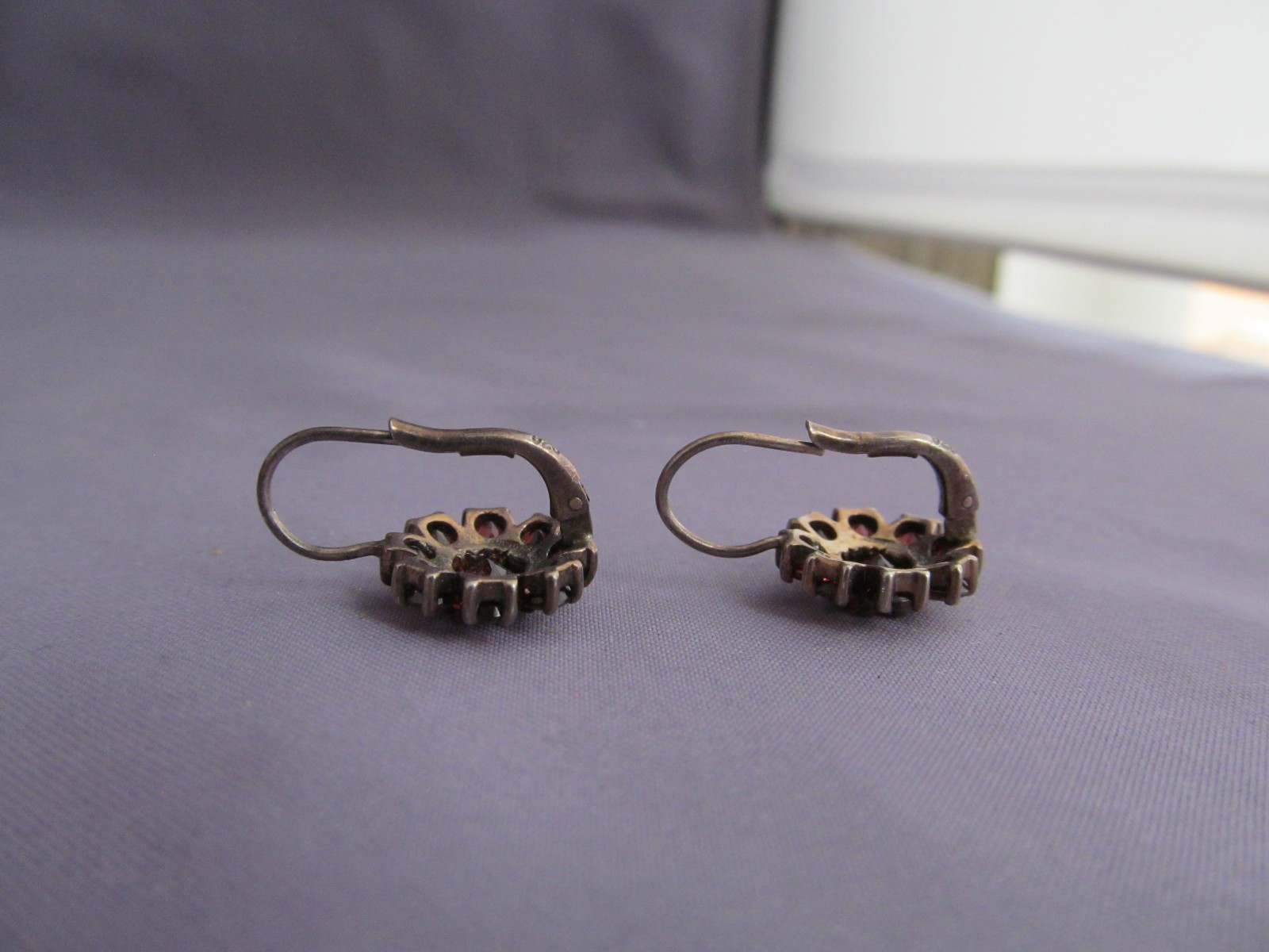 VINTAGE STERLING CLUSTER ROUND RED GARNET DROP DANGLE PIERCED SNAPBACK EARRINGS