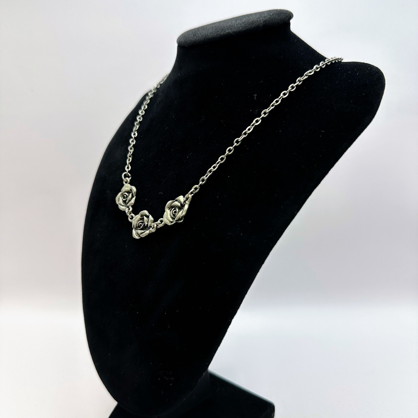Y2K Pewter Floral Rose Charm Boho Chic Romance Witch Nature Goth Necklace Prom