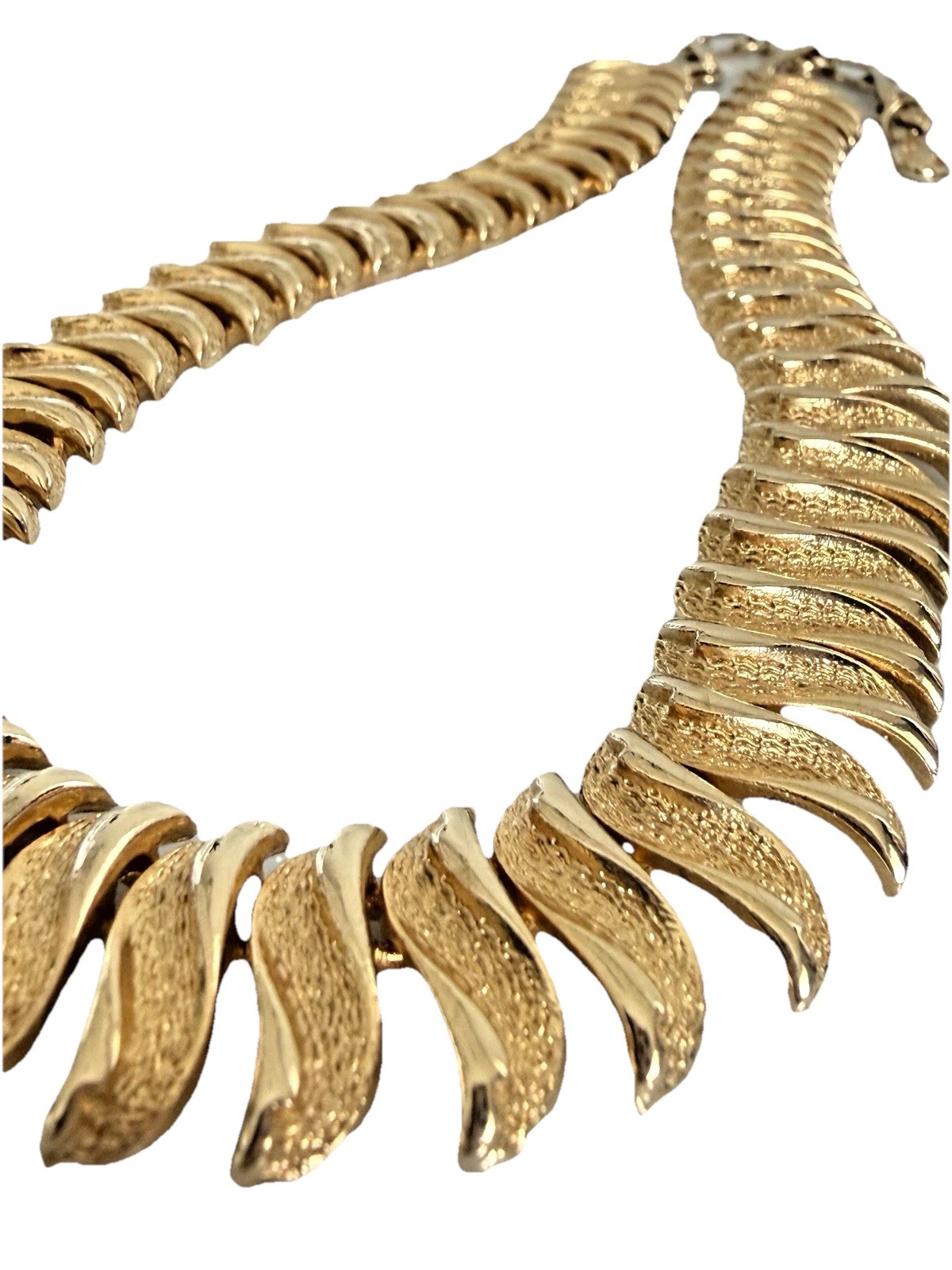 Vintage Coro Gold Tone Articulated Textured Links Choker Chain Necklace 14″
