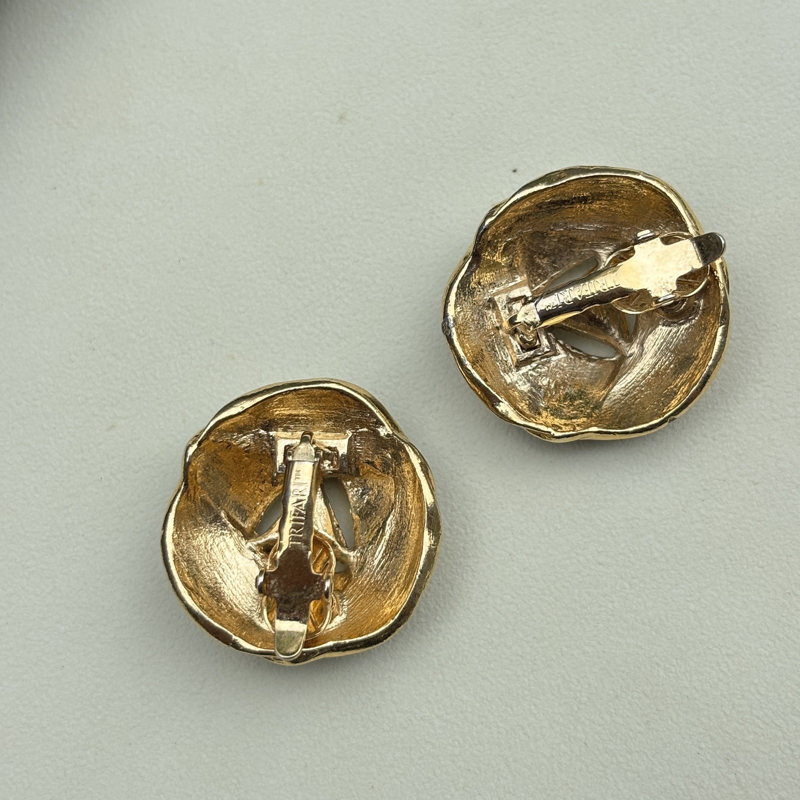 Vintage Trifari Trillion Cut Clear Rhinestones Black Enamel Earrings Gold Tone