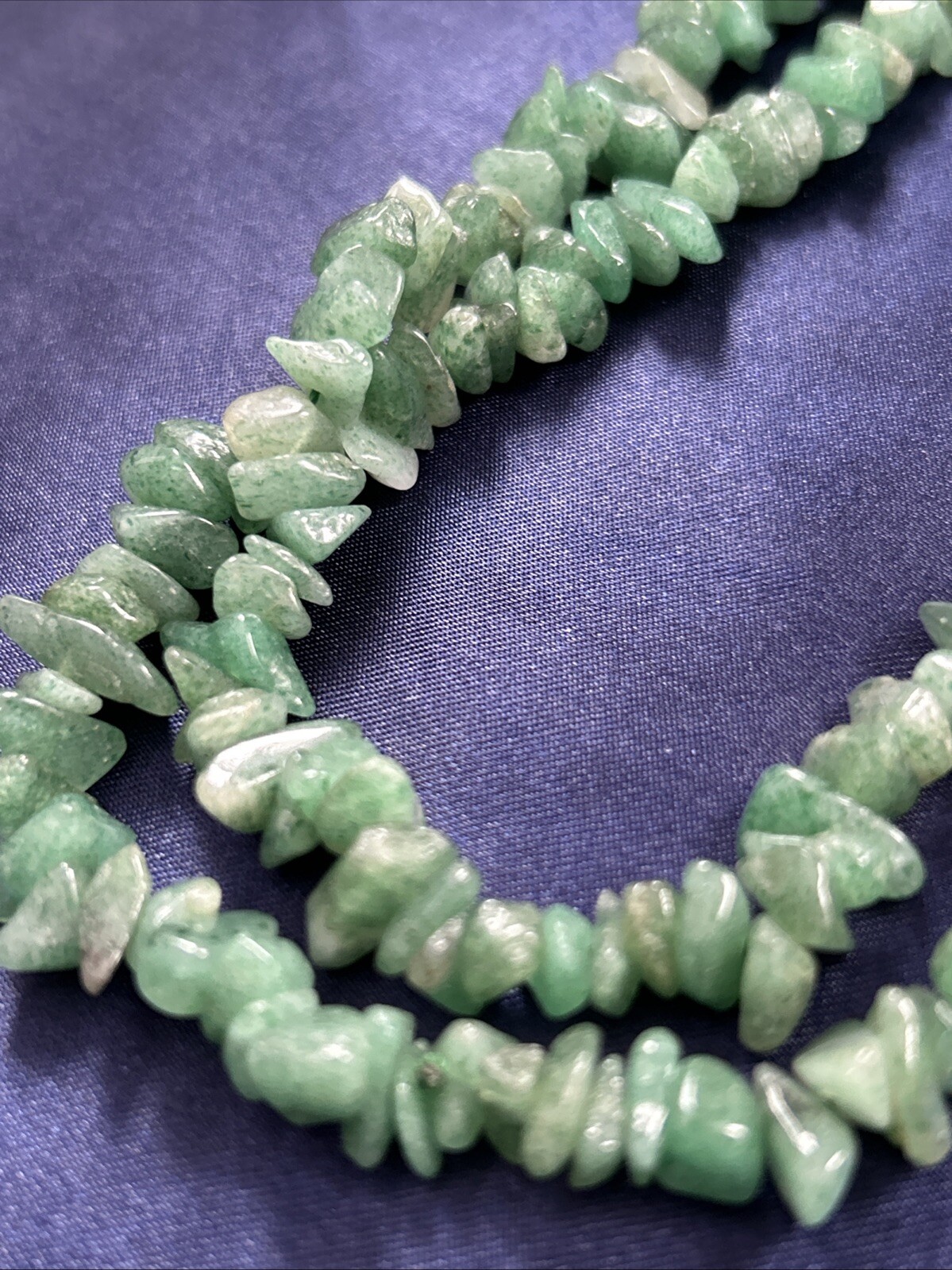 Vintage Jade Green Stone Chip Pebble Bead 36″ Long Necklace 76 grams