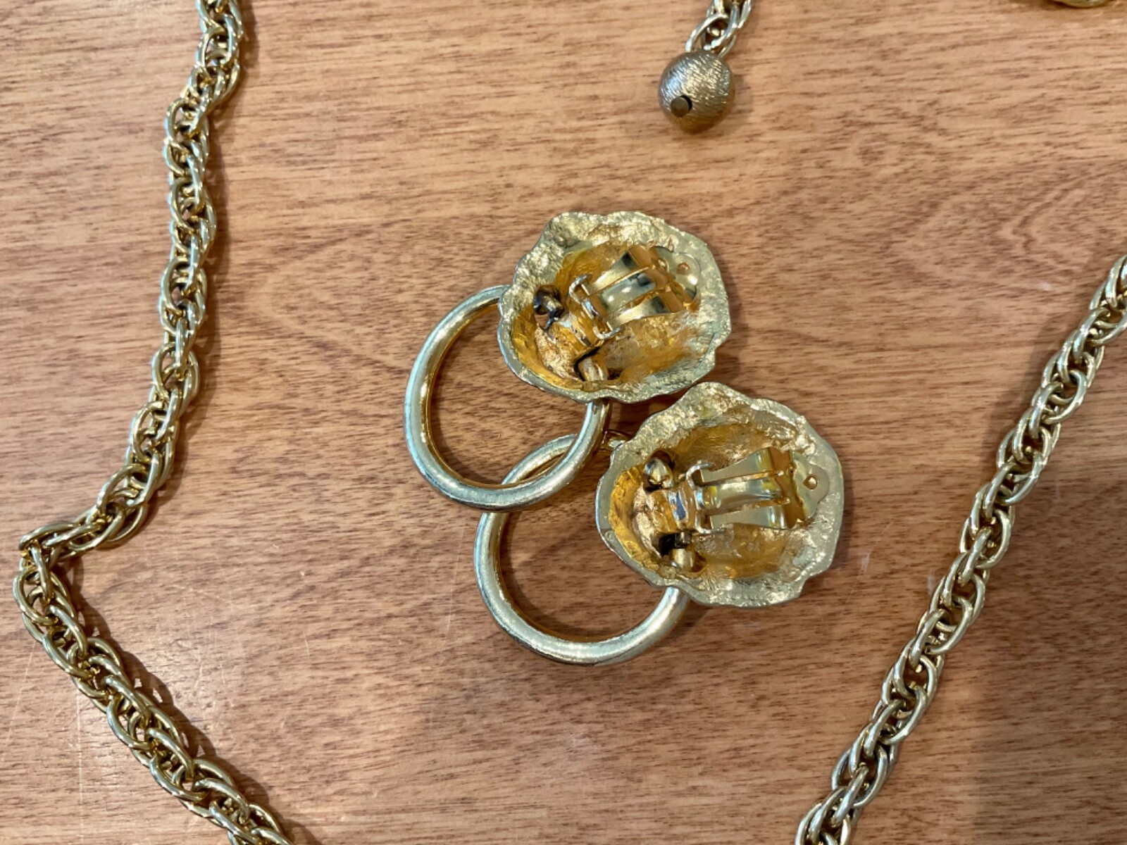 VTG KENNETH J LANE LION 2.5”PENDANT 24” NECKLACE WITH LION DOORKNOCKER EARRINGS